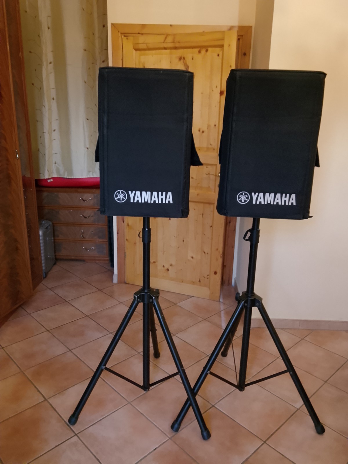 COPPIA YAMAHA DBR12 Cassa Diffusore Bi-Amplificato 12" Professional 1000W NEW