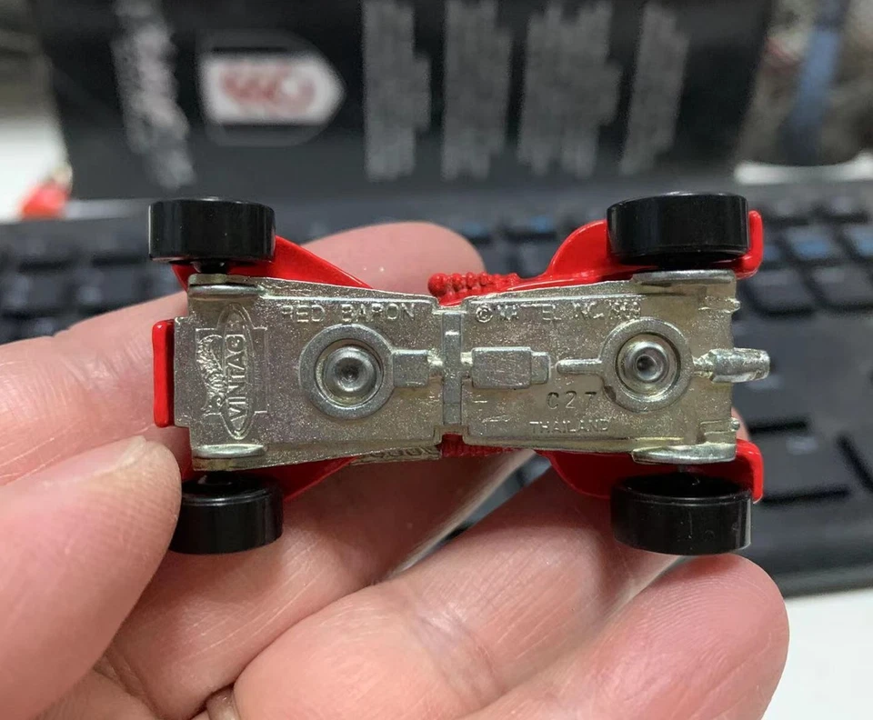 Hot Wheels Vingate 1969 Red Baron Diecast Model Car Thailand - Image 4 of 4