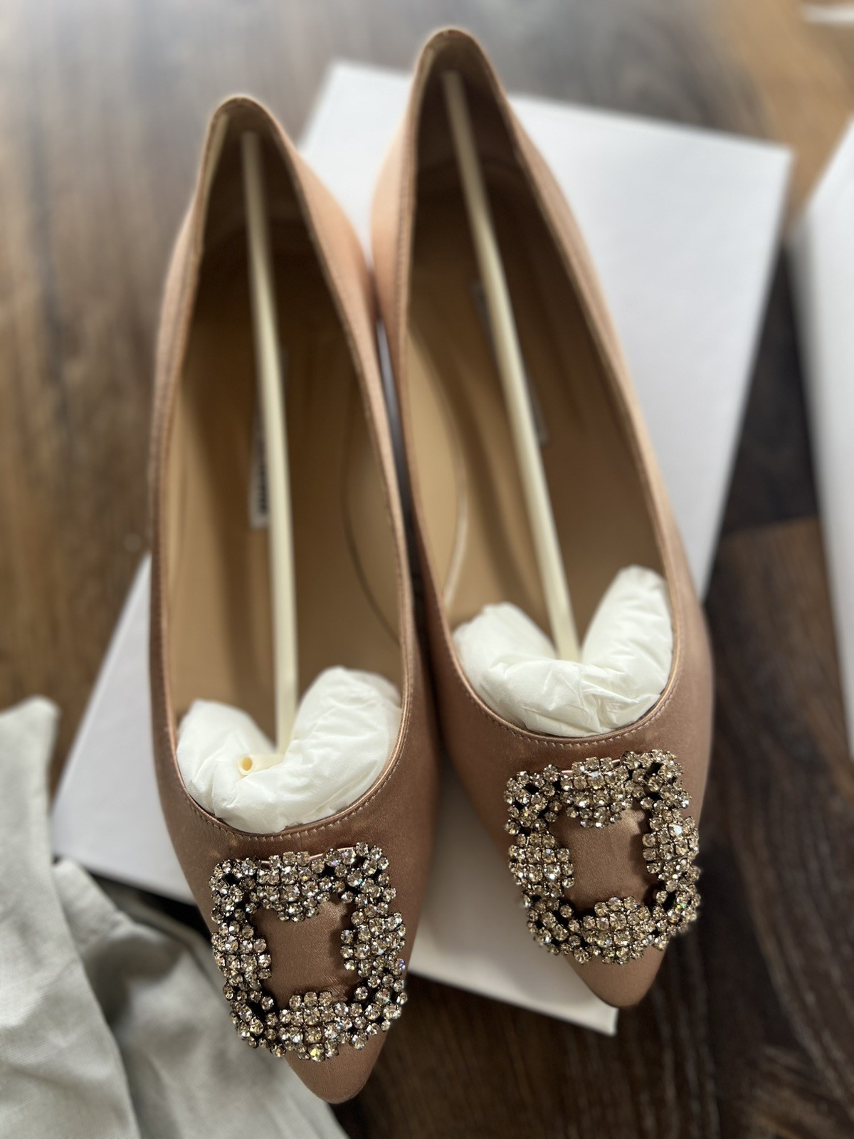 Manolo Blahnik Hangisi Nude Crystal Buckle Ballet Flats Size 37