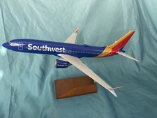 SOUTHWEST AIRLINES  737- MAX 8 1:130 N8706W DESK MODEL SKYMARKS - EXECUTIVE