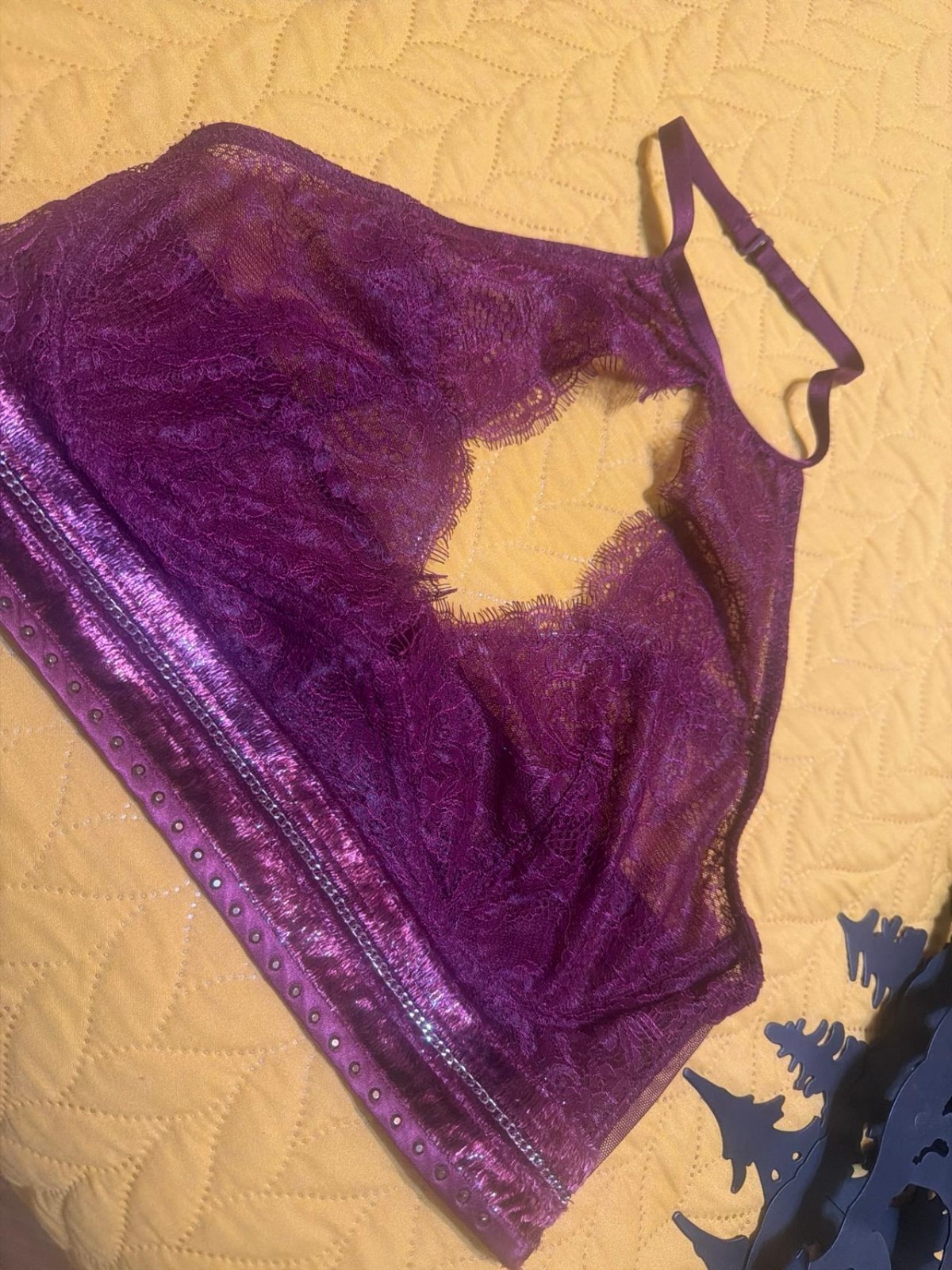 Victoria Secret Bralette Bra Large High Neck Keyhole Lace Studded Velvet