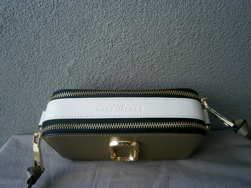 NEW THE MARC JACOBS THE SNAPSHOT CAMERA SAFFIANO LEATHER BAG. - Picture 5 of 10