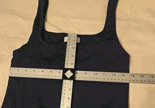 Mini Vestido sin Mangas Babaton Aritzia Esculpido Tejido Azul Cuello Cuadrado Mediano - Imagen 2 de 14