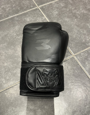 Venum 8oz Boxhandschuh Matt Schwarz Muay Thai MMA Trainingshandschuhe Designed Thail