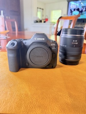 Canon EOS R5 Mark II Body + RF 28-70mm f/2.8 IS STM Lens - Mint,  1000 Shots