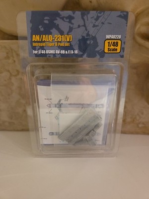 Wolfpack WP48220 1/48 AN/ALQ-231 (V) Intrepid Tiger Pod Set USMC AV-8B & F/A-18 