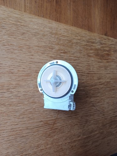 Zanussi Waschmaschine Ablaufpumpe Modell Nr. ZWGB7160P