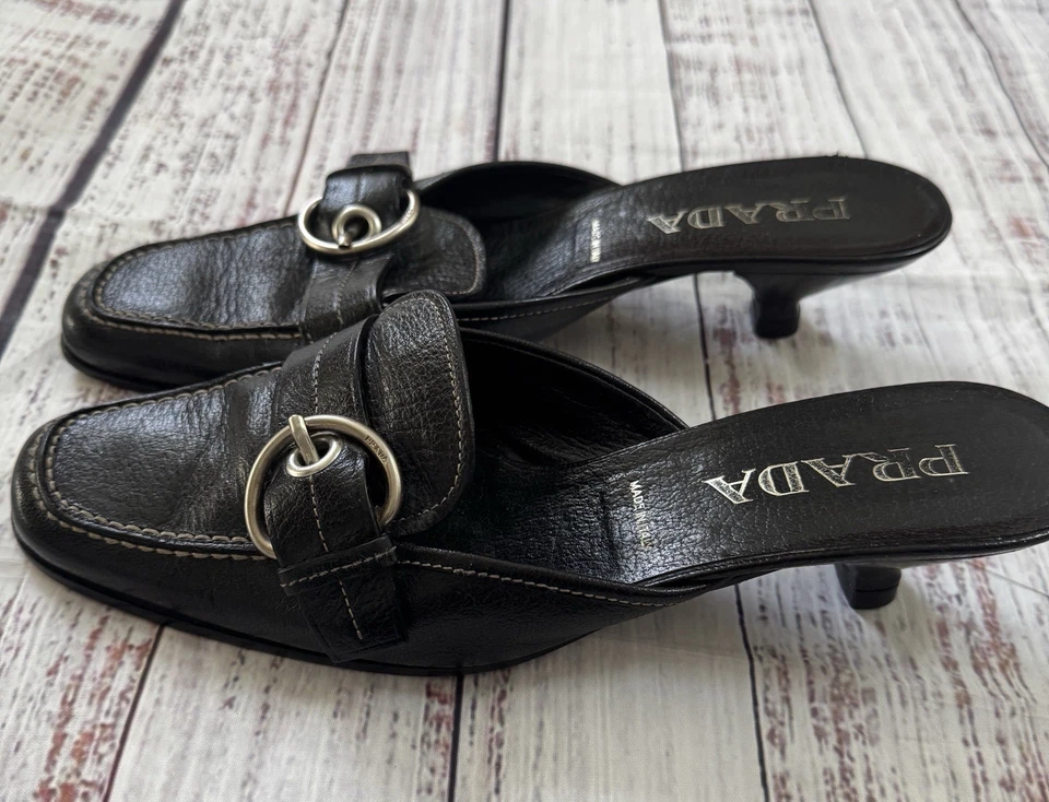 Anillo de cuero negro PRADA punta cuadrada millas diapositivas años 2000 hecho en Italia UE 38,5 (8) Foto 2 de 4