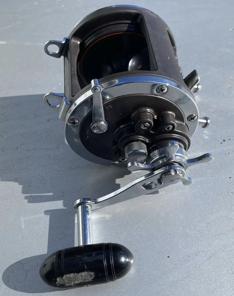 Carrete de pesca convencional de caza mayor Daiwa Sealine 600H hecho en Japón Foto 2 de 3