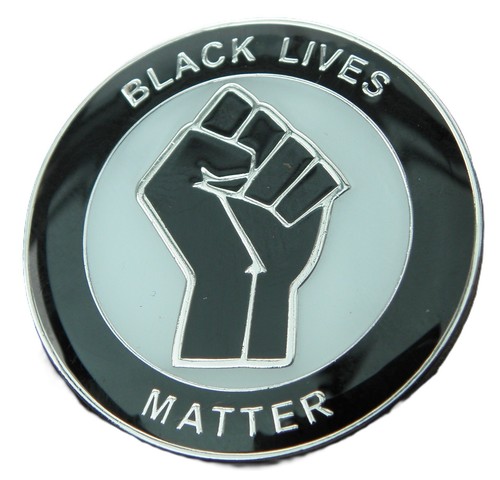 Black Lives Matter BLM Pin Badge Anti Racism Racist Fist Brooch - Photo 2 sur 3