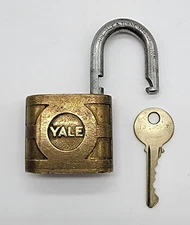 VTG YALE TOWNE MFG Co Brass Super Pin Tumbler Padlock Lock with Key