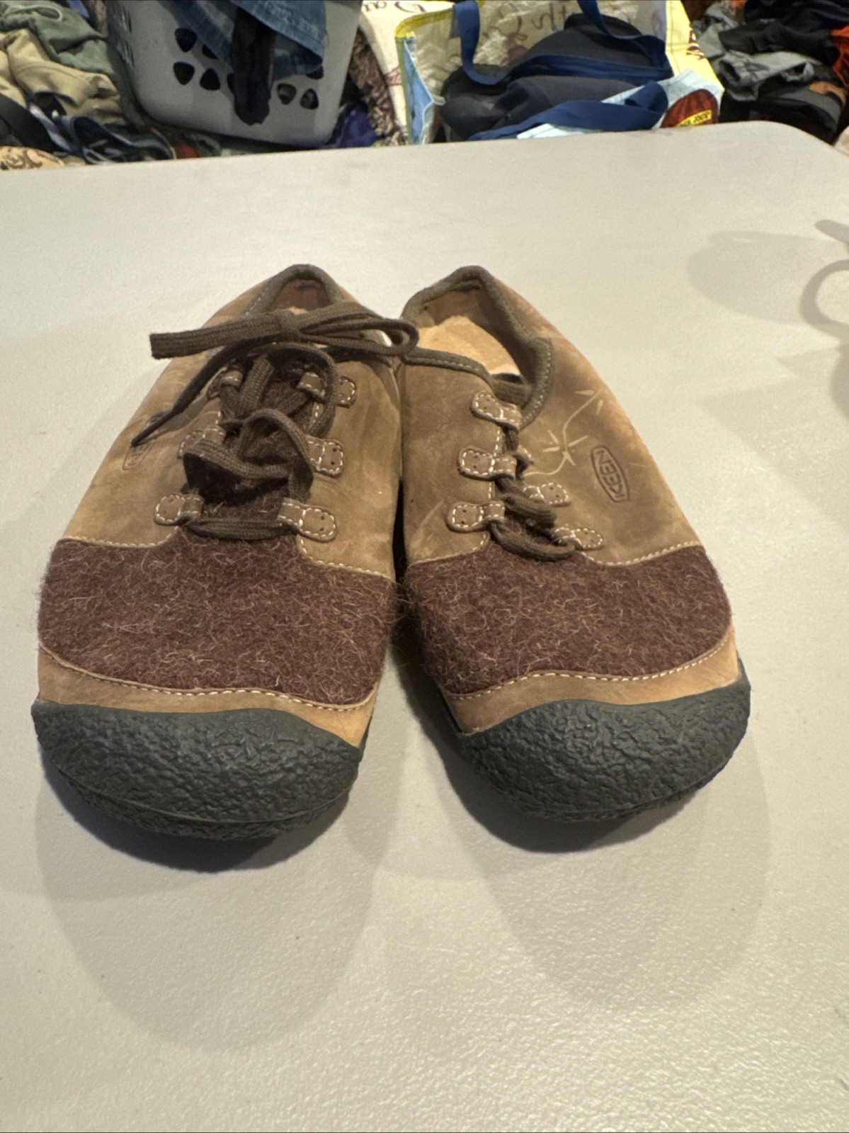 Scarpe da donna Keen slip on in pelle marrone e lana misura 8 5 stile 5354 SLBK