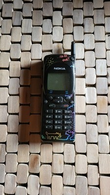 Nokia 2110  von 1994  Retro Handy  Schwarz  mit Ladekabel  /  Schutzhülle