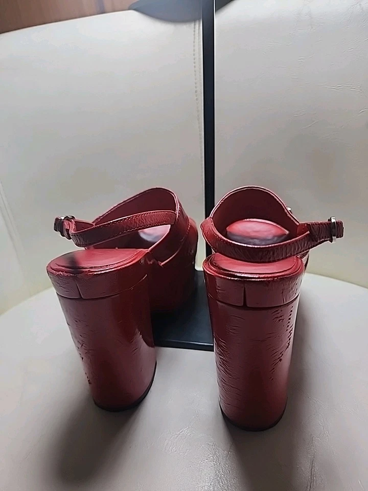 Sandalias Chanel de plataforma de piel de cordero arrugada de segunda mano. EU 36.5C. EE. UU. 6. Foto 4 de 4