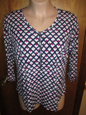 DB Established 1962 Women's Size 1X Geometric Print, Front Zipper Opening Blouse