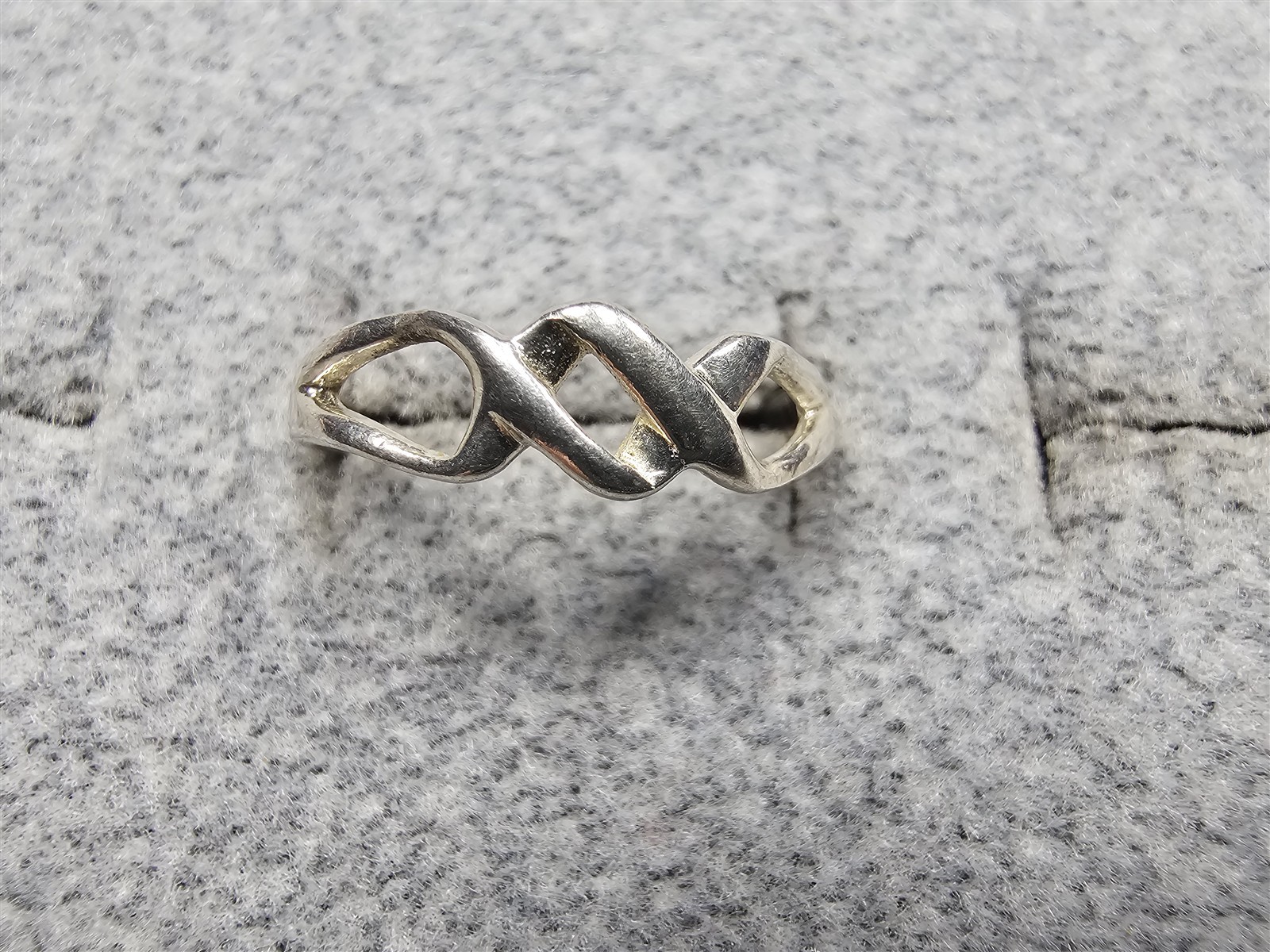 Grandma Grabe's Beautiful Vintage 925 Sterling Silver 1.2G Open Back Ring Size 5