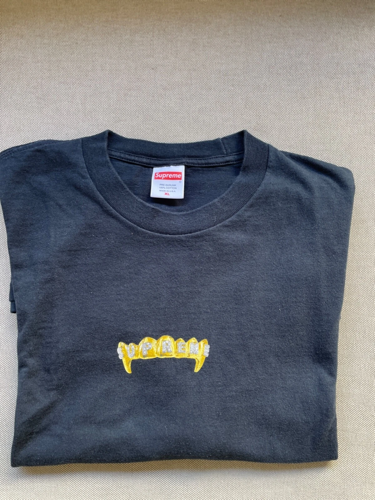 Tee shirts Supreme Fronts bleu marine taille moyenne SS19 graphiques grilles dents or