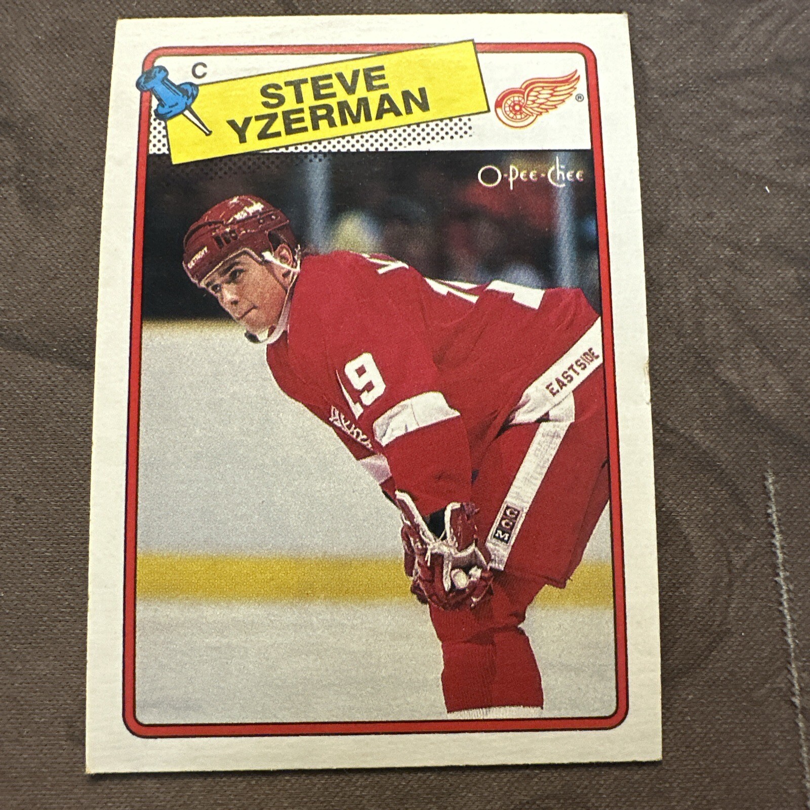 STEVE YZERMAN 1988 89 O Pee Chee #196 Excellent CENTERED opc Red Wings