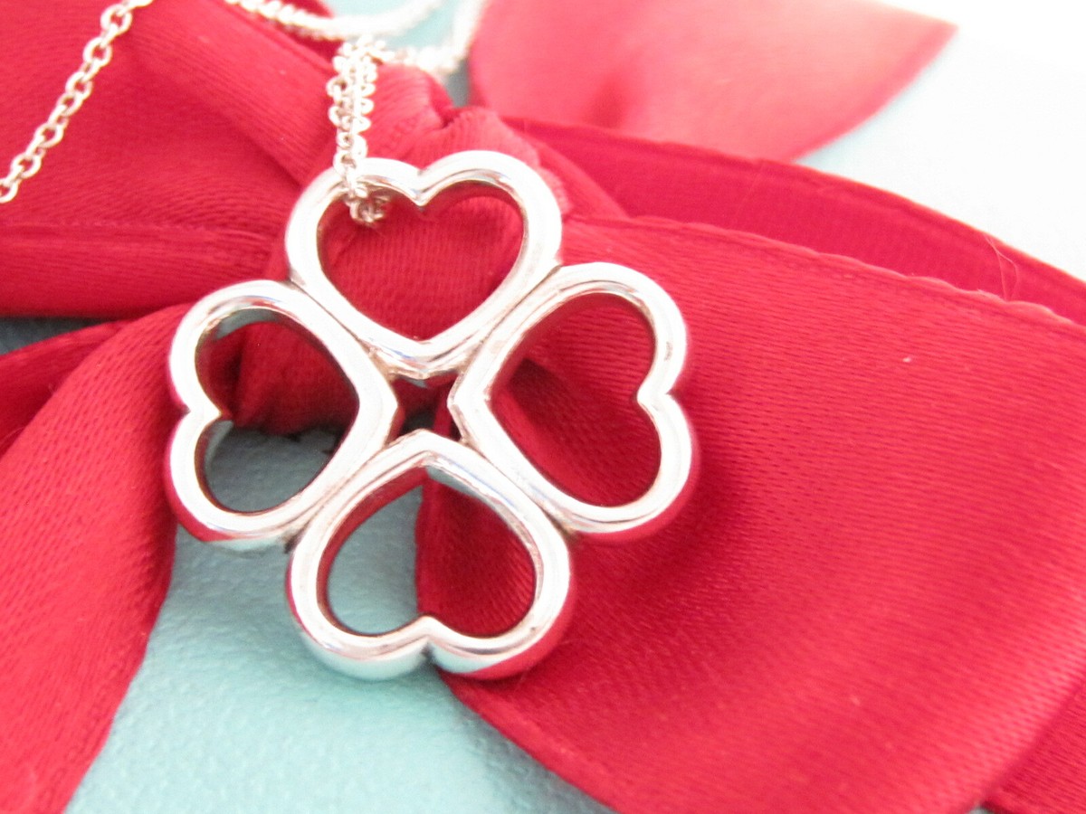 Tiffany & Co. クローバーチャーム Tiffany & Co. Silver Four Hearts Clover Charm Pendant 18