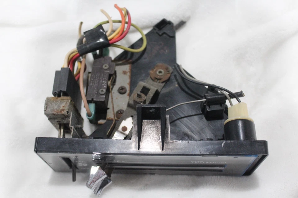 78-89 Chevy 1500 Gmc G10 Vandura VAN Climate Control AC Heat HVAC Clean 9 Pin - Image 2 of 4