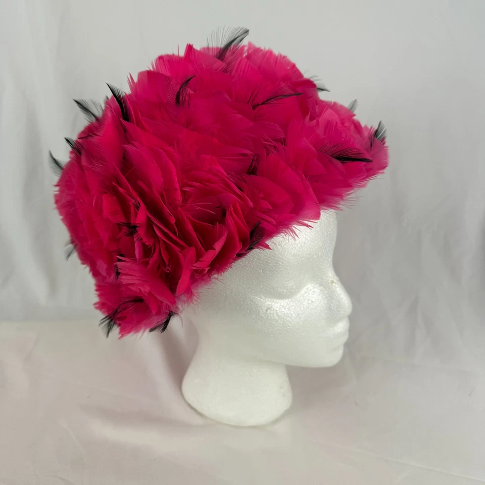 Sombrero cubo plumas rosa intenso vintage años 60 excelente estado Foto 3 de 4
