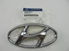 NEW - OEM Genuine Rear Hatch Tailgate Emblem For 2013-2015 Santa Fe 86300B8010