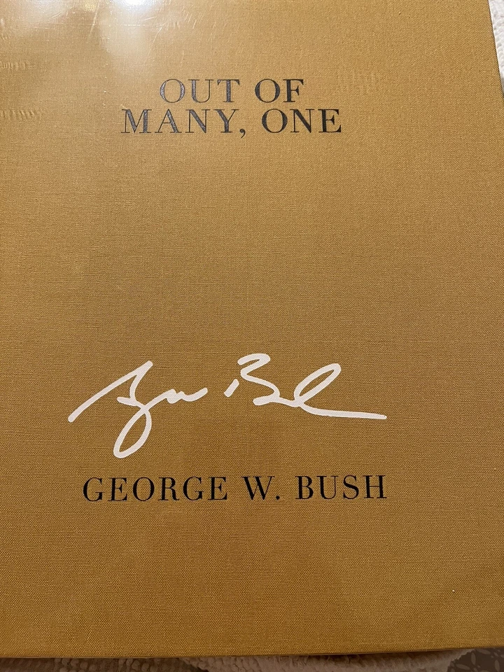 Out Of Many One PRESIDENT GEORGE BUSH SIGNED Sealed Deluxe Hardback 1st Ed NEW - Image 2 of 4
