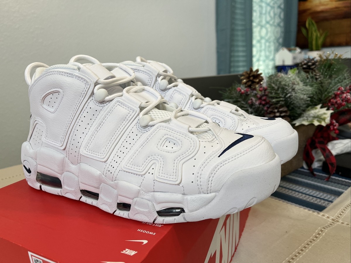 靴 NIKE AIR MORE UPTEMPO 96\"Triple White\" Nike Air More Uptempo 'Triple White' | Detailed Look and