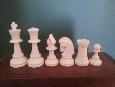 Vintage DDR 70er Turnier Kunststoff gewichtet gefilzt Schachspiel 3 5/8 sehr guter Zustand