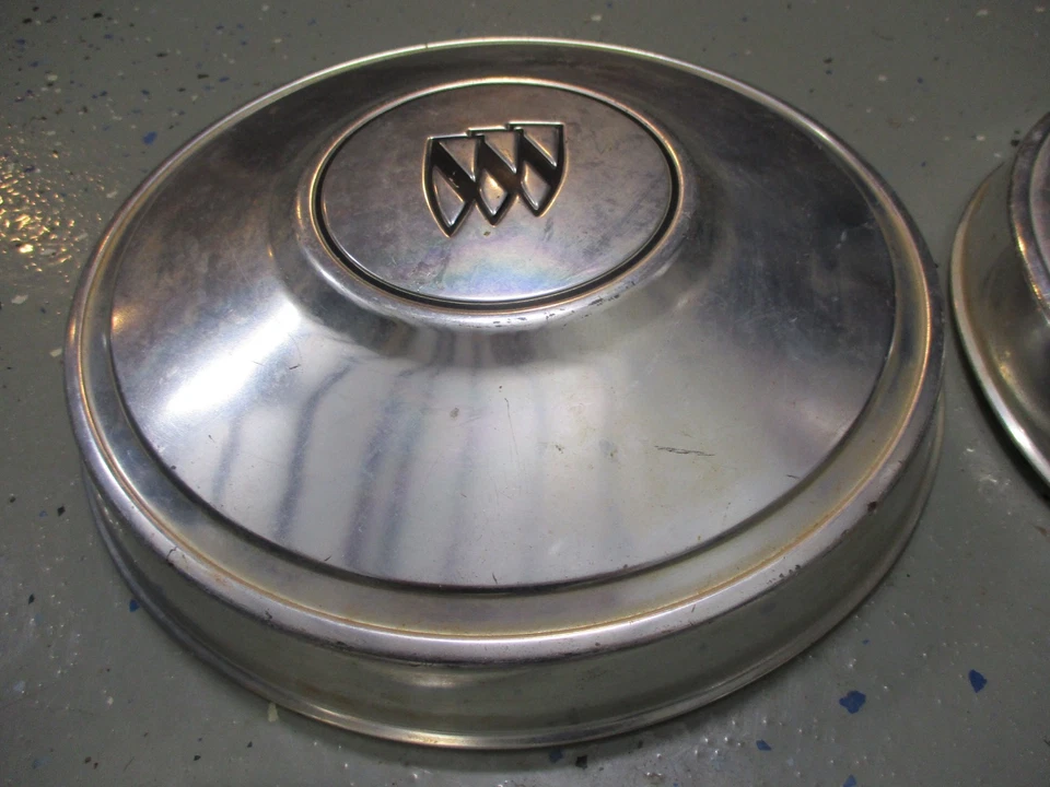 Juego de tapacubos de aluminio para platos para perros BUICK 1973-1985 Foto 3 de 4