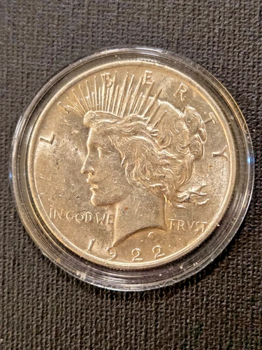 1922 SILVER PEACE DOLLAR; 90% SILVER; XF CONDITION; VERY NICE ITEM; LOW BID #