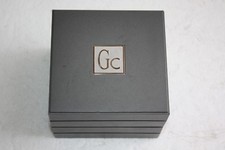 Caja de reloj de lujo original usada GC Guess Collection vacía suave acolchada genuina