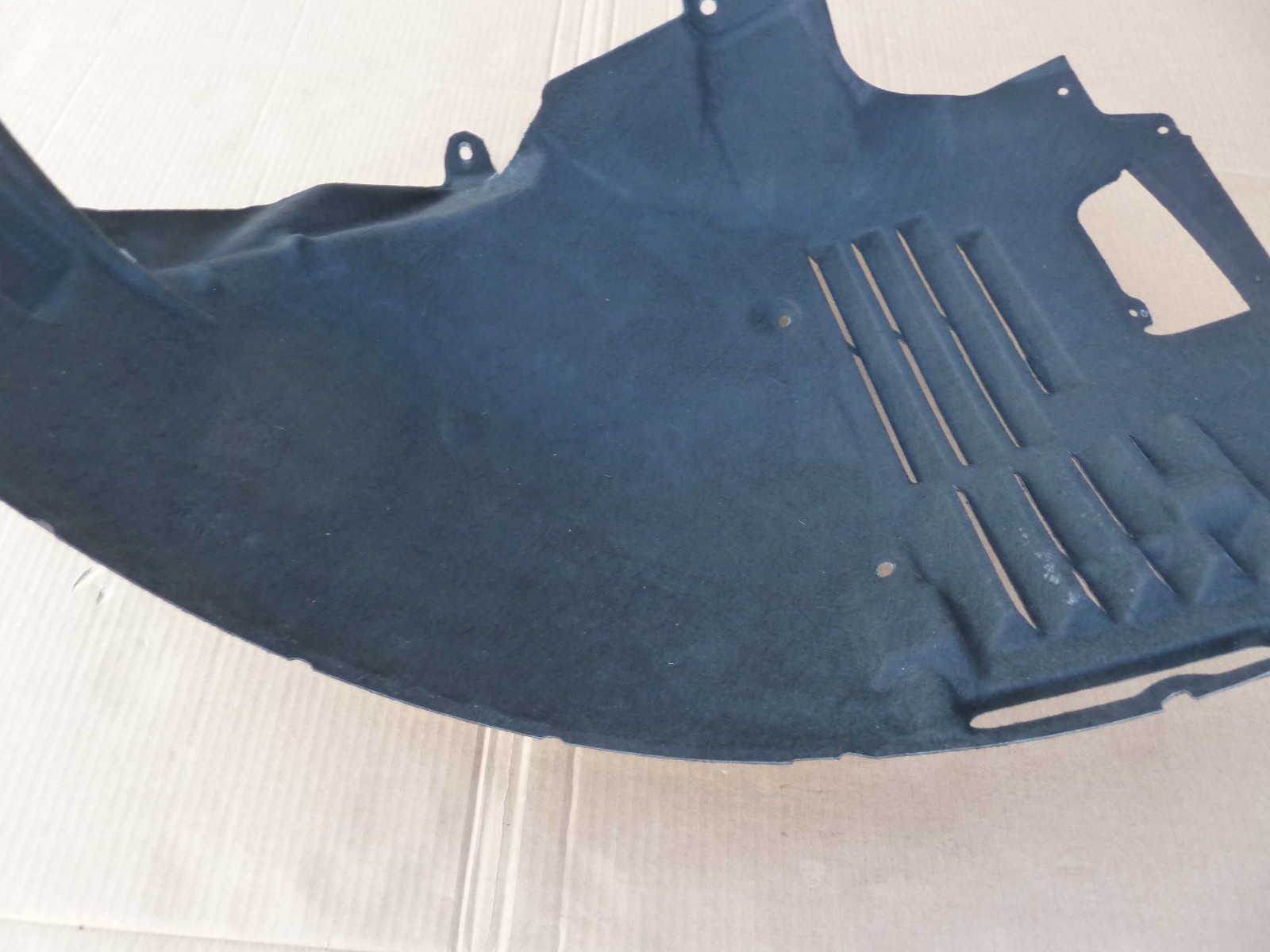 2021-2026 BENTLEY BENTAYGA FRONT LEFT DRIVER WHEEL FENDER LINER SPLASH GUARD OEM