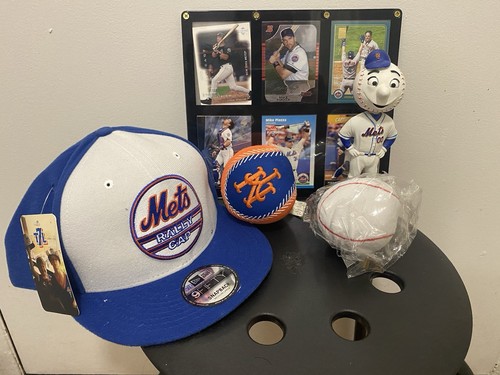 🧢🧡 New York Mets Collectible Lot – Hat, Figure, Cards & More!