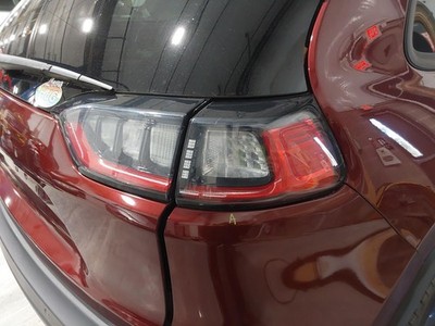 Used Right Tail Light Assembly fits: 2019 Jeep Cherokee quarter panel mounted LE