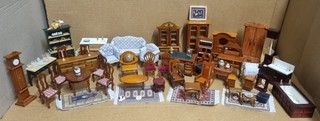 Large Job Lot Wooden Dolls' House Furniture & Accessories Scale 1:12