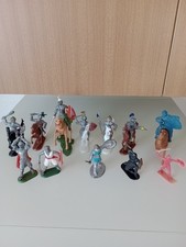 Ritterfiguren, 12 Stück, 7 Reiter, 5 zu Fuß, tws. JeanHöffler, bespielt,