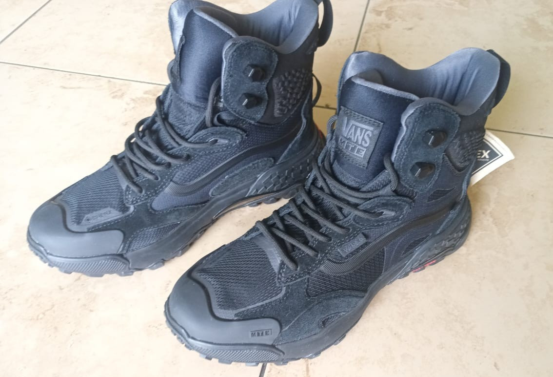 Botas Vans MTE Crestline ADV Gore-Tex - Negras (Hombres 8/9.5 Mujeres) ¡NUEVAS! Sin caja