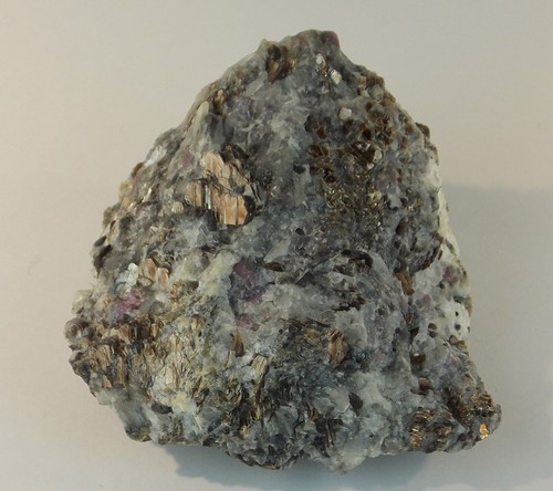 CORINDONE (RUBINO) e CRISTALLI DI FLOGOPITE - 6 cm - STERLING MINING, NEW JERSEY, 25940 - Foto 4 di 9