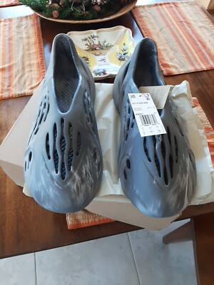 yzy foam runner New Mens 12 Mens Grey Marble Color Very Cool