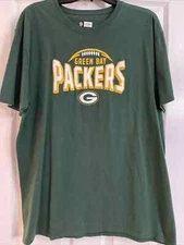 NFL Team Apparel Men's XL Green Bay Packers Spell Out Graphic T-Shirt EUC
