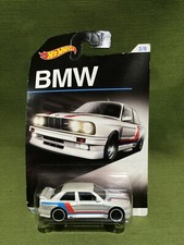 Mattel - Hot Wheels - 2015 BMW '92 M3 White 2/8