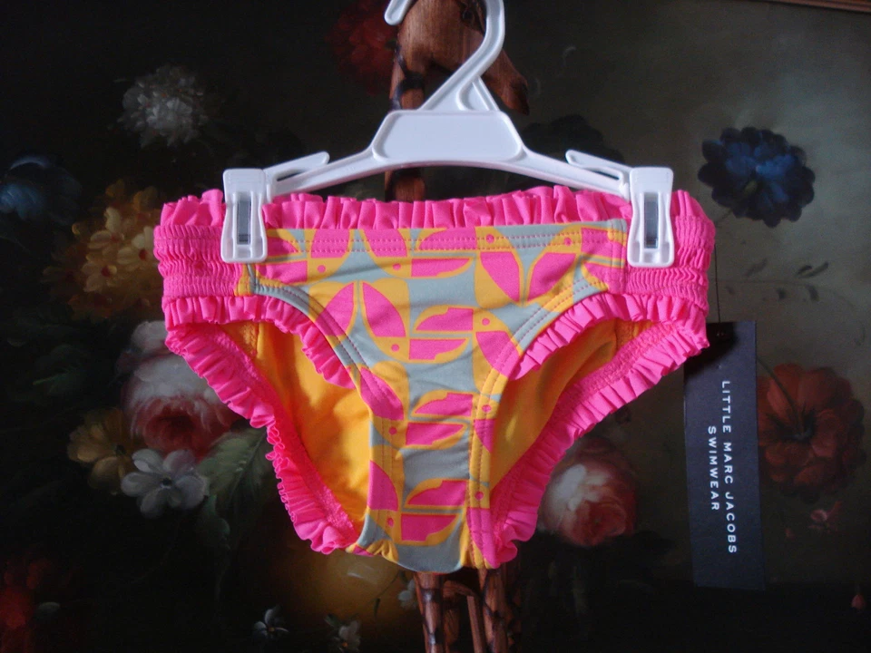 Nuevo con etiquetas Pantalones de bikini Little Marc Jacobs 2 piezas para niñas con volantes TALLA 2 Foto 3 de 3