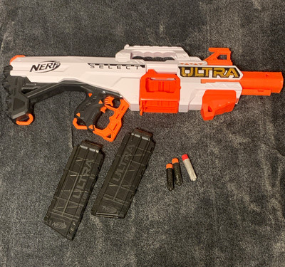 NERF Ultra Select Dart Blaster weiß/orange/schwarz inkl. 2 Magazine + 4 Darts