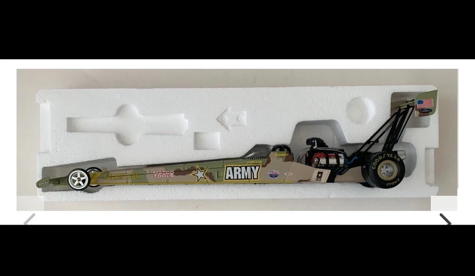 2003 Team Caliber Sealed 1:24 Tony Schumacher U.S. Army Camo Top Fuel Dragster - Image 2 of 2
