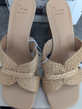 ladys shoes slip on size 6 tan
