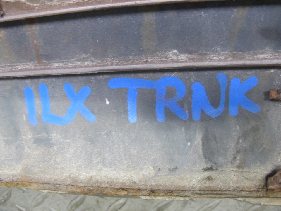 1998 - 2002 年 LEXUS LX470 后方右挡泥板四分曲柄成型面板套装 — 第 2/4 张图片