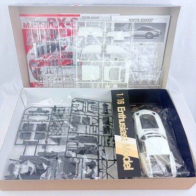 Fujimi 1/16 Toyota 2000GT Plastic Model Kit Unassembled