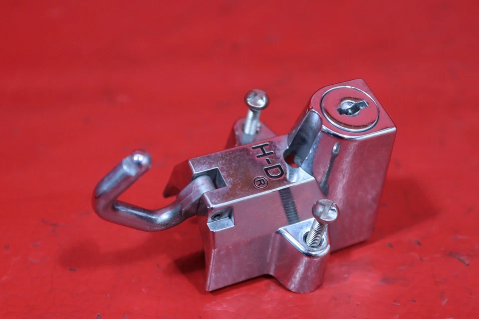 2009 HARLEY-DAVIDSON SPORTSTER 1200 NIGHTSTER XL1200N OEM HELMET LOCK W/ HD KEY - Image 3 of 4