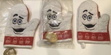 Vintage 2004 Arby’s Oven Mitt Fast Food Mascot Lot of 3